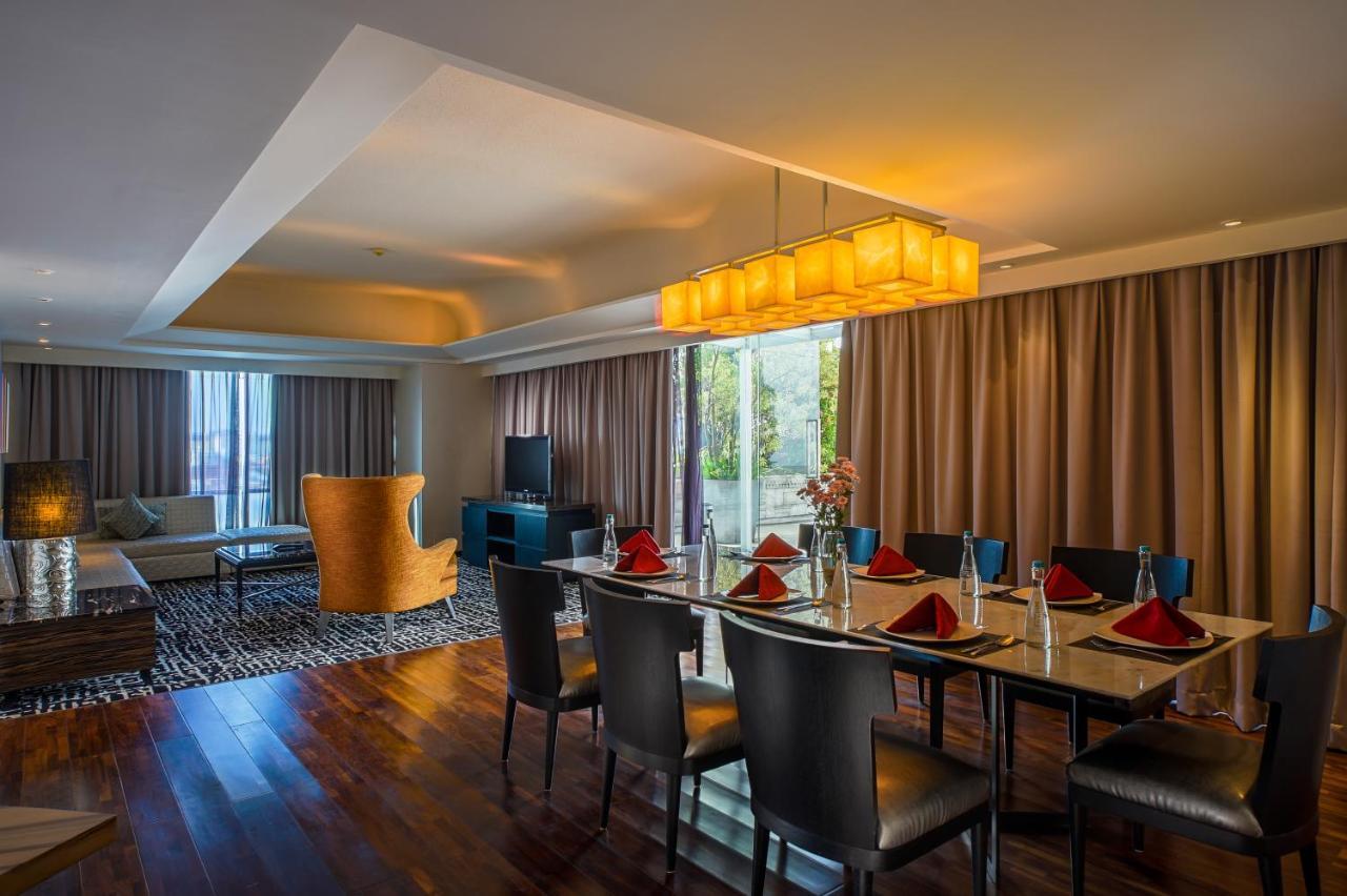 Artotel Ts Suites Сурабая Екстер'єр фото