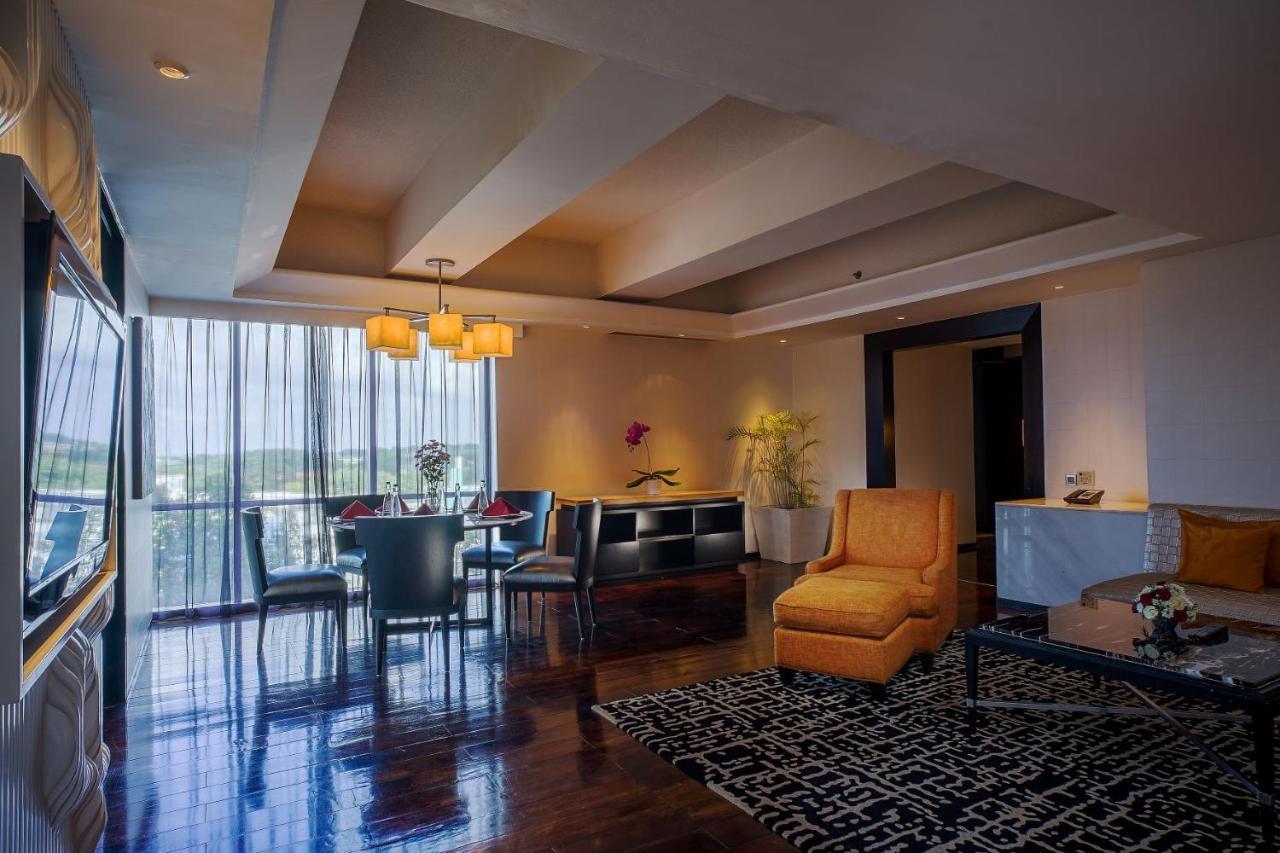 Artotel Ts Suites Сурабая Екстер'єр фото