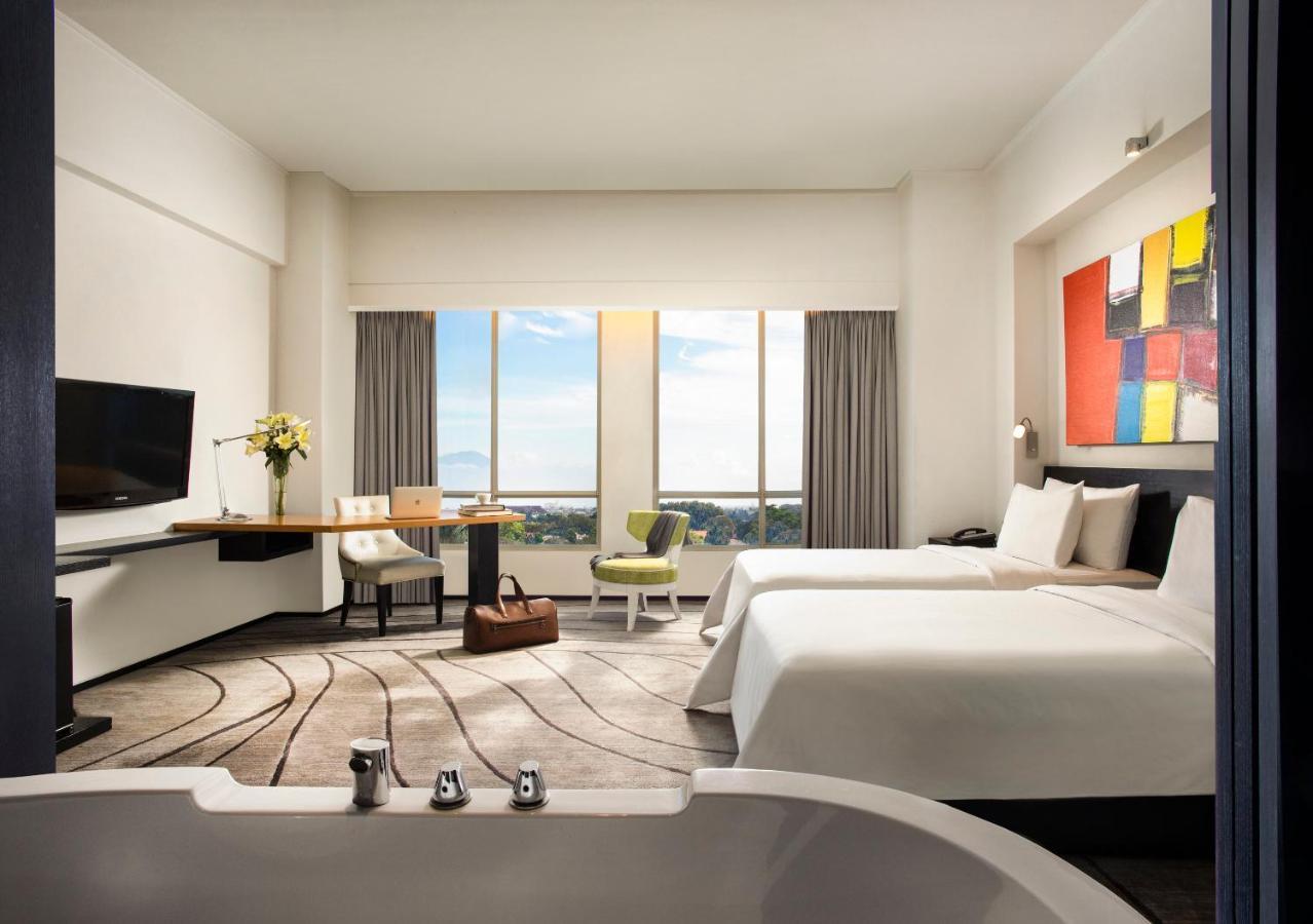 Artotel Ts Suites Сурабая Екстер'єр фото